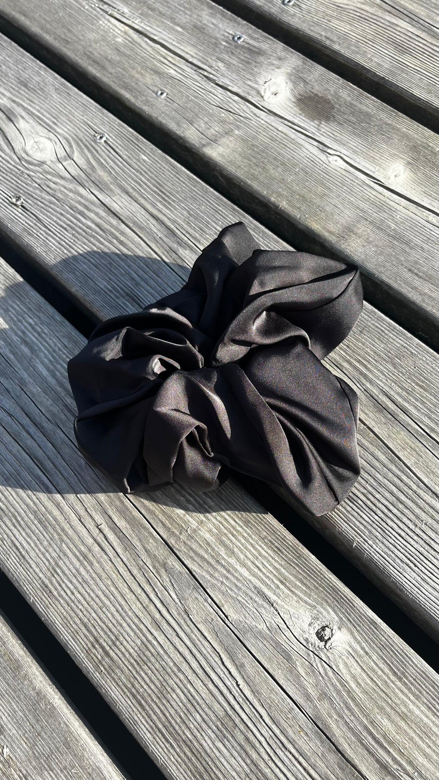 Satin Scrunchie - Sort