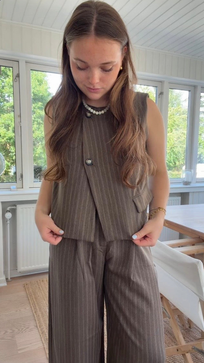 Mathilde Vest -Mørkebrun