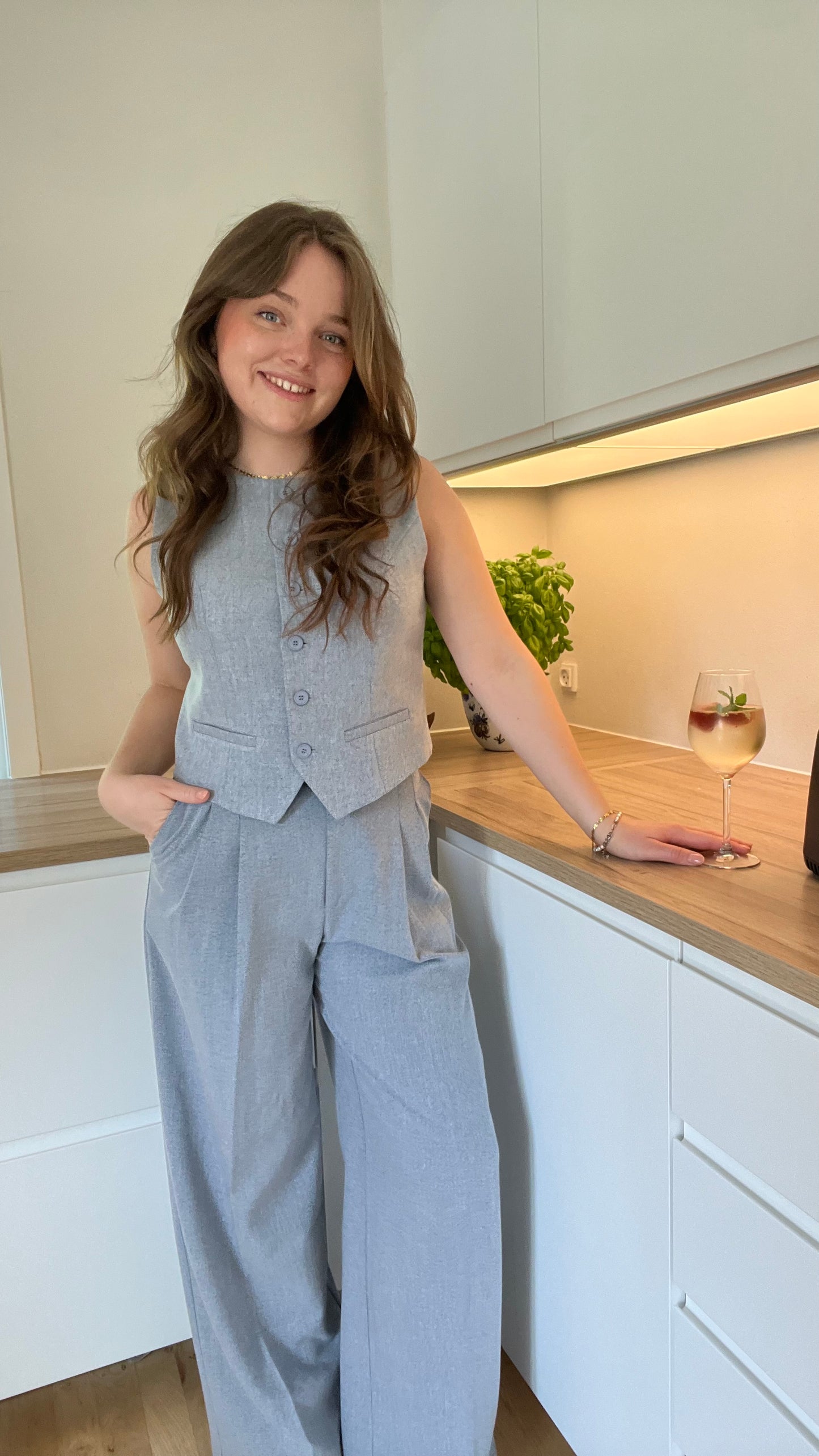 Ellen Johanne Vest - Lyseblå